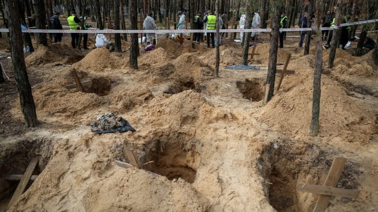 Ukraine Grave Horror: Earth reveals horrors behind graves 